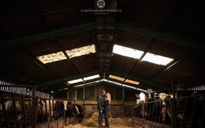 Engagement photo shoot at the farm | Cubby + Karen
